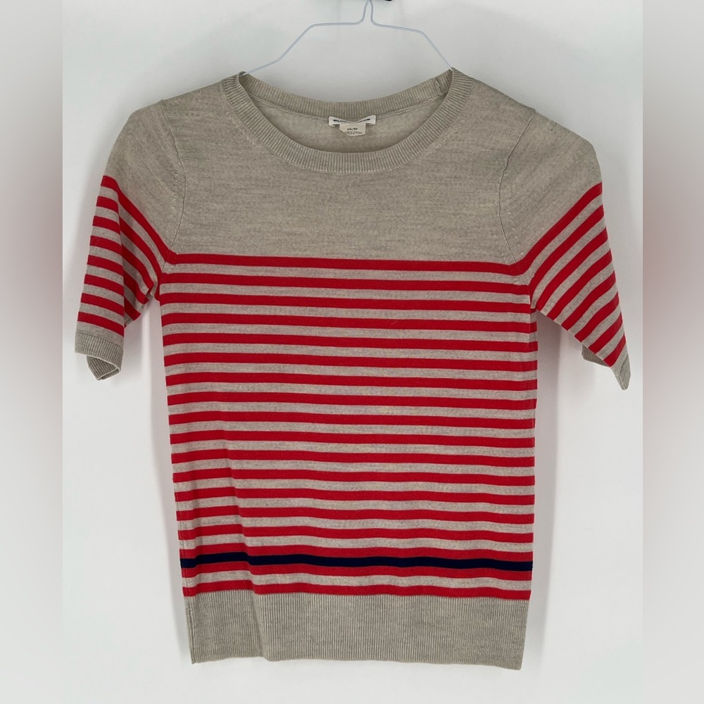 Club Monaco 100% wool short-sleeve sweater‎ in light heather gray